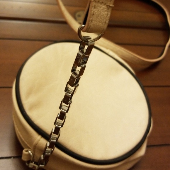 Jessica Simpson Purse - Picture 4 of 8